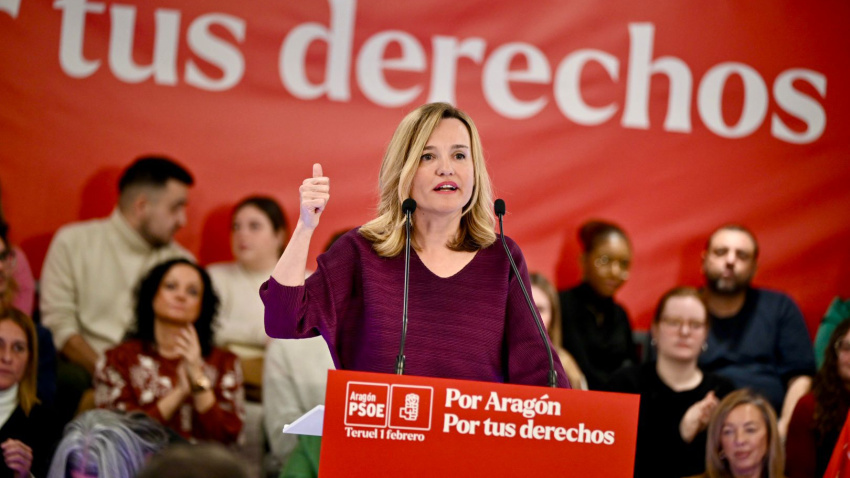 Pilar Alegría participa en un mitin en Teruel