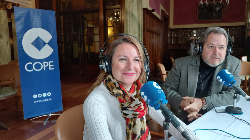 La alcaldesa de Castellón de la Plana, Begoña Carrasco, entrevistada en COPE desde el Real Casino Antiguo de Castellón