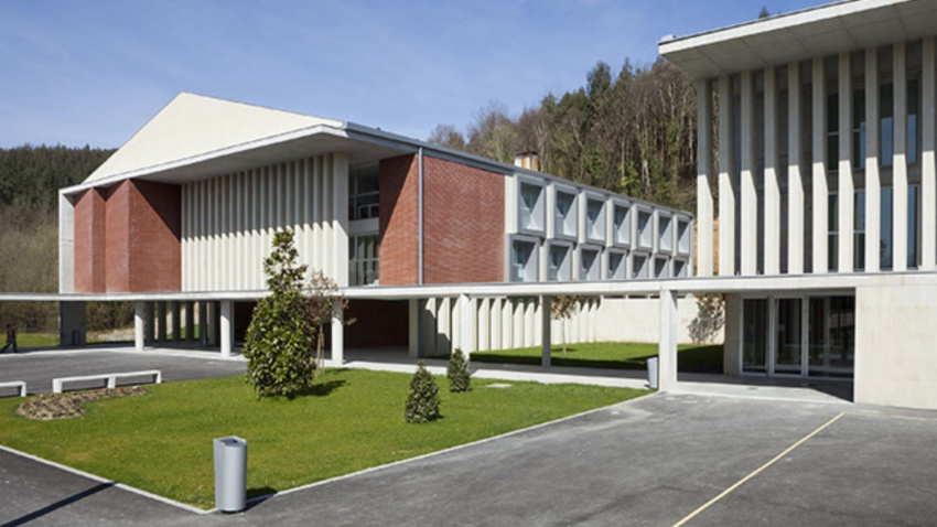 Colegios Ayalde y Munabe