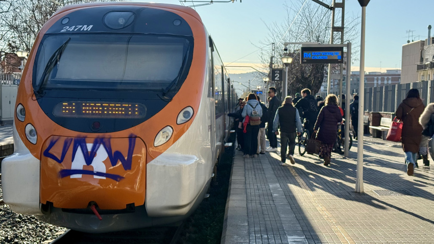 Ante los constantes retrasos, algunos usuarios han desarrollado sus propias estrategias.