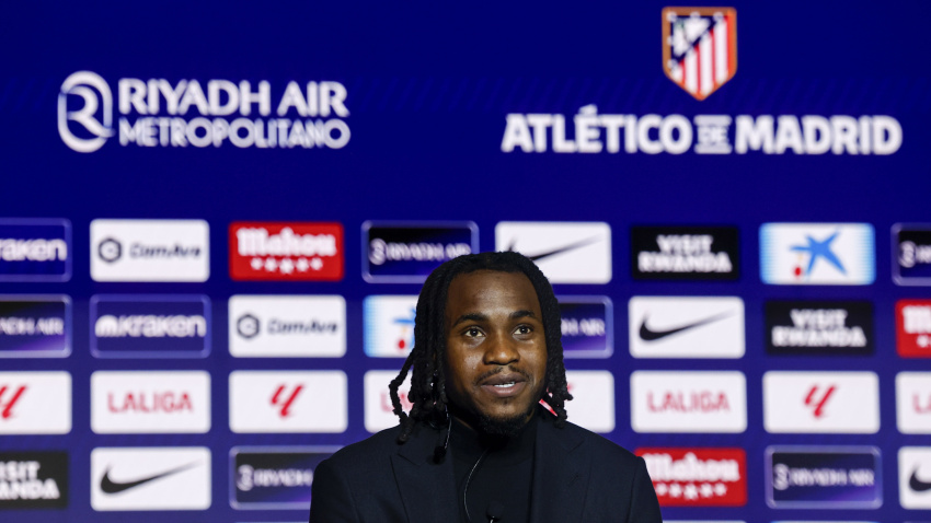 Ademola Lookman en su presentación con el Atlético de Madrid 2