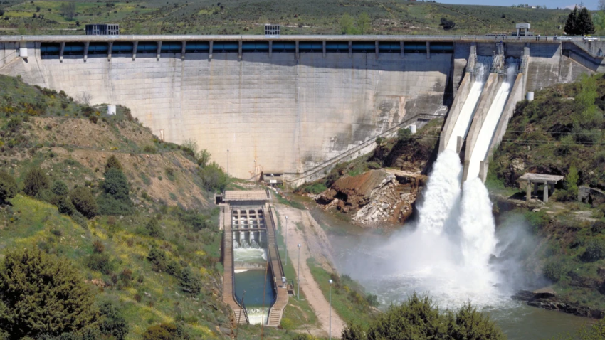 El Canal de Isabel II desembolsa una de las presas