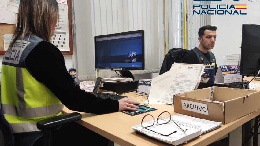 Investigadores de la Policía Nacional