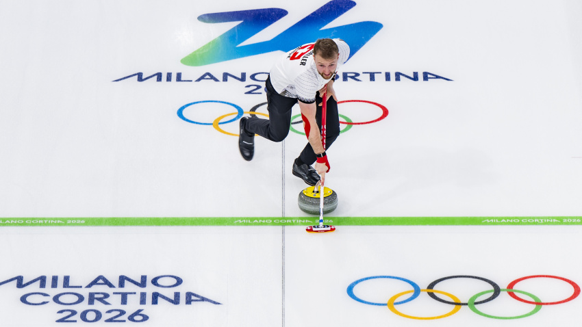 Cortina d'Ampezzo (Italy), 04/02/2026.- Yannick Schwaller of Switzerland in action during the curling mixed doubles round robin game between Switzerland and Estonia at the Cortina Curling Olympic Stadium prior to the Milano Cortina 2026 Winter Olympic Games in Cortina d'Ampezzo, Italy, 04 February 2026. (Italia, Suiza) EFE/EPA/JEAN-CHRISTOPHE BOTT