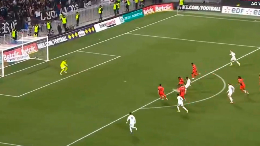 Momento del disparo de Endrick