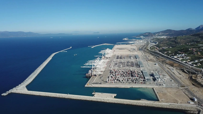 Puerto de Nador en Marruecos en construcción