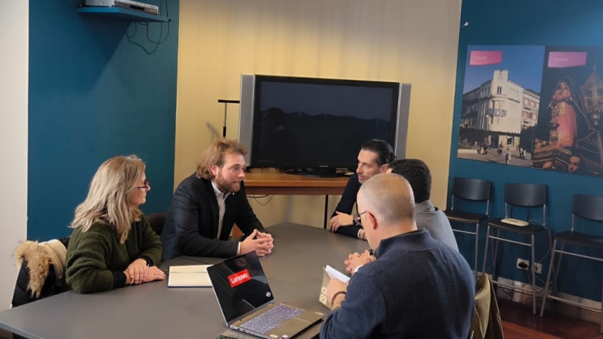 Jorge Bustos se reunió en Braga con representantes del gobierno municipal de la ciudad lusa