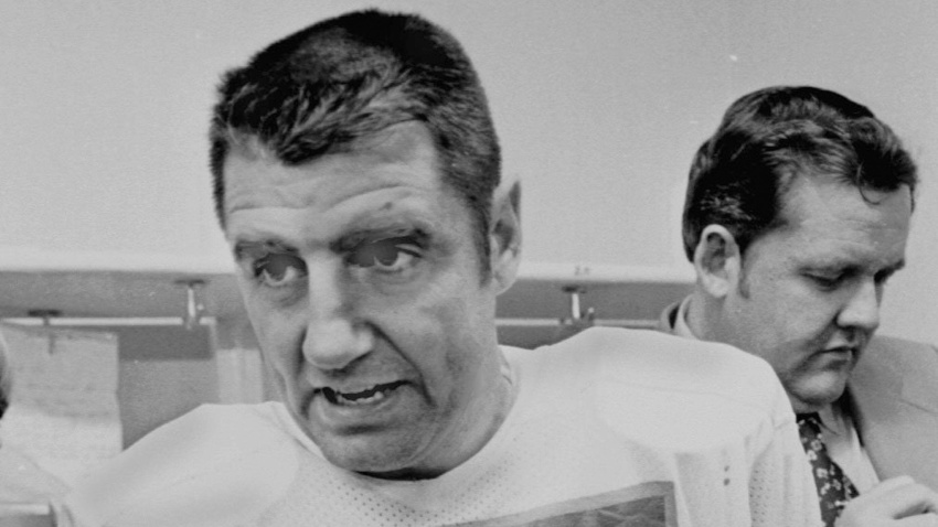 El jugador de la NFL Earl Morrall en 1972