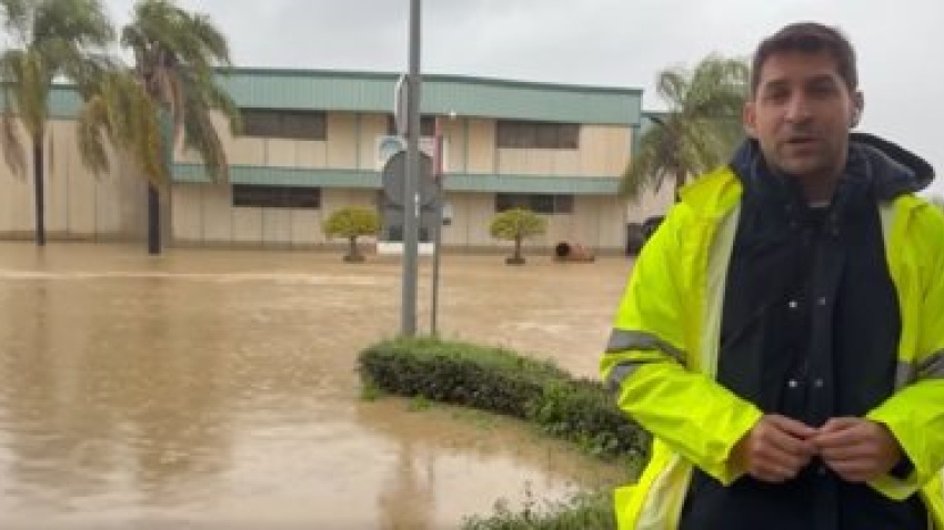 Juan Luis Villalón, alcalde de CasaresUna veintena de vecinos del núcleo urbano de El Secadero en Casares (Málaga) se encuentran desde este pasado miércoles desalojados de sus viviendas debido al paso de la borrasca 'Leonardo' por el municipio, que ha provocado la incomunicación de esta pedanía por el corte total de los accesos por la crecida del río Guadiaro.POLITICA FB AYUNTAMIENTO CASARES