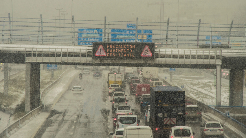 La tormenta pone en alerta roja las carreteras de la Comunidad de Madrid, España