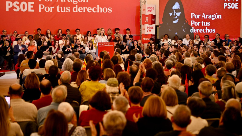 Los socialistas han cerrado la campaña en el Hotel Hiberus de Zaragoza.