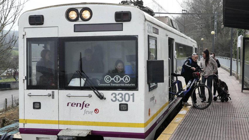 Tren de Cercanías (antigua FEVE) en Asturias