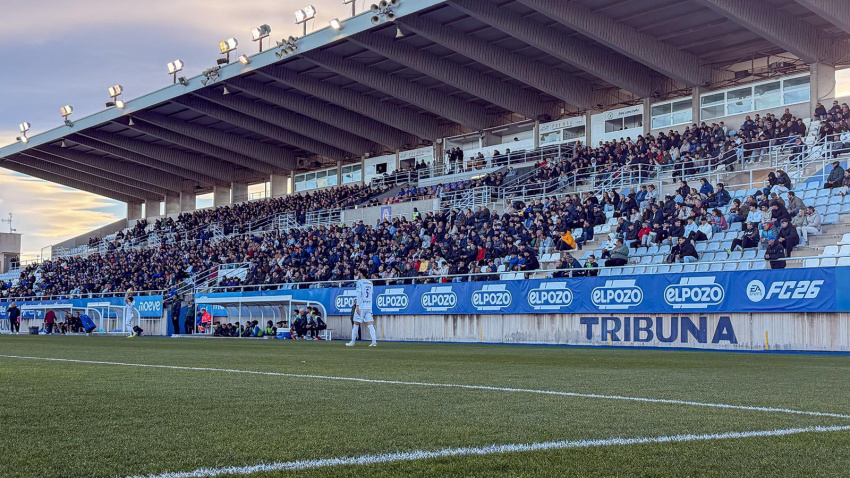 Más de 3.000 personas vivieron el CF Lorca Deportiva - UCAM CF en las gradas del Artés Carrasco de Lorca