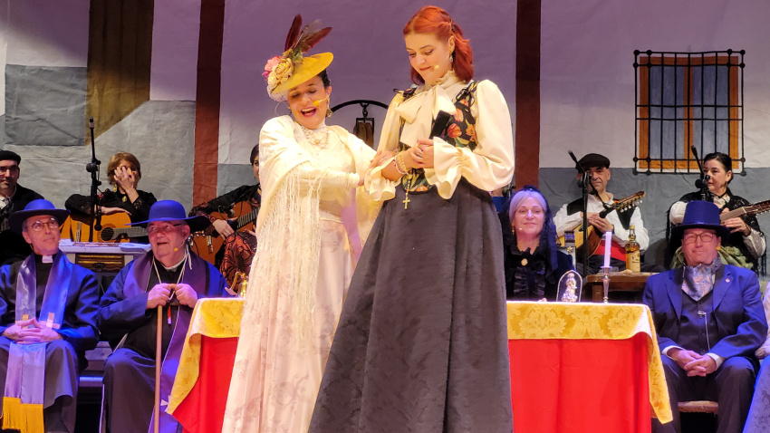 Un momento de la representación "El robo de la Perla" en el Baile de Ánimas de Daimiel