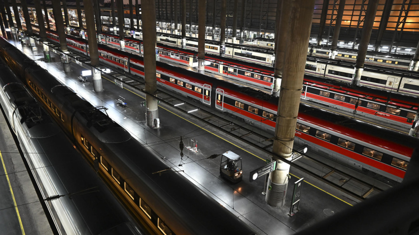 Trenes detenidos en la estación de Atocha de Madrid