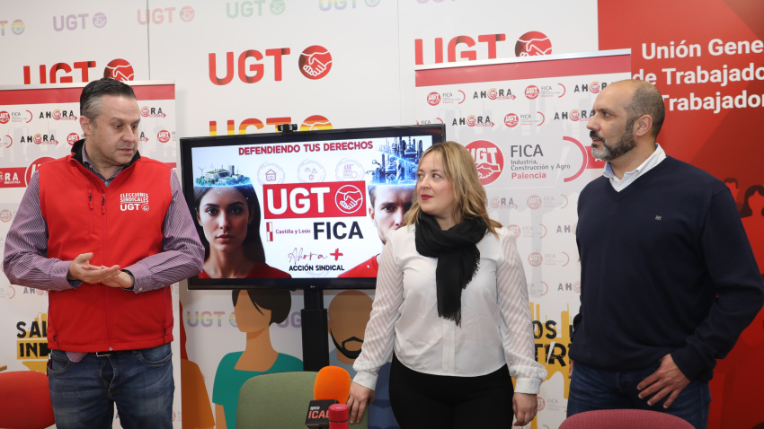 El secretario de Acción Sindical y coordinador sectorial de la Federación de Industria, Construcción y Agro (FICA) de UGT Castilla y León, Gorka López Prieto(D), comparece junto al secretario general de la Federación en Palencia, José Luis García(I); y la secretaria general de UGT Palencia, Laura Saiz para analizar la situación de la Negociación Colectiva y definir los retos industriales de Palencia para 2026