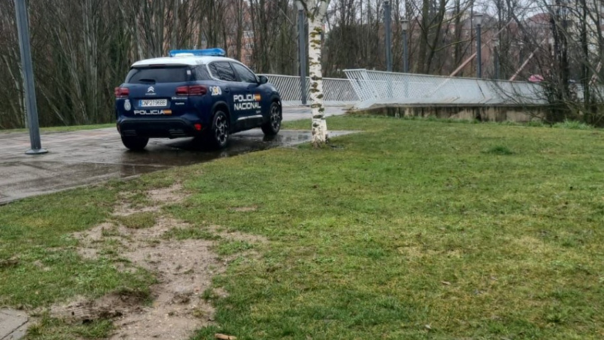 Rescatan a una menor de ahogarse en el río Bernesga en León