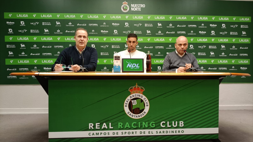 Roberto González, Jaime Mata y Chema Aragón en la sala de prensa de El Sardinero