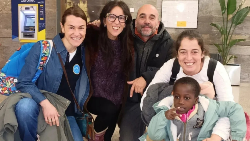 Una familia que trabaja con la ONG Tierra de Hombres