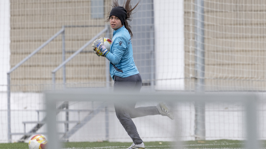 María Mon, guardameta de Osasuna Femenino