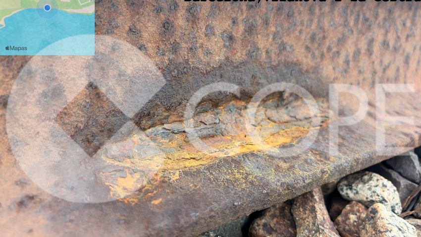 Restos oxidados en las vías de Rodalies denunciadas ante el juez por la Asociación de Vecinos de Cubellas (Barcelona)