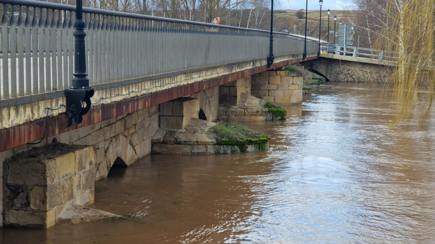 El puente de Garray, construido en el siglo XVI, es un punto estratégico donde confluyen los ríos Duero y Tera