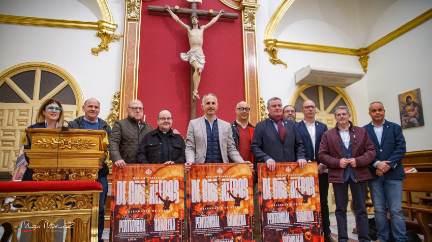 Miembros de la Hermandad del Santísimo Cristo de la Sangre del Paso Encarnado de Lorca