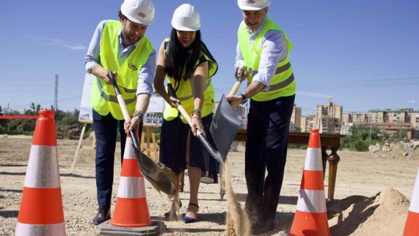 Imagen de la colocación en 2024 de la primera piedra del Centro de Emergencias
