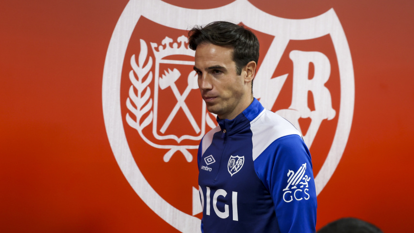 El entrenador del Rayo Vallecano, Iñigo Pérez, criticó la decisión de LaLiga de trasladar el partido a Butarque.