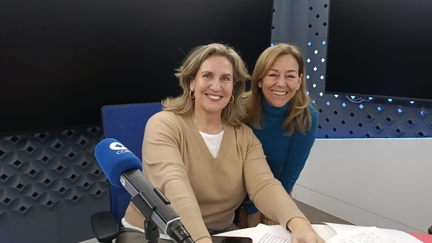 Cristina junto a María
