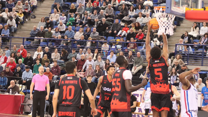 Victoria del Logrobasket en el derbi