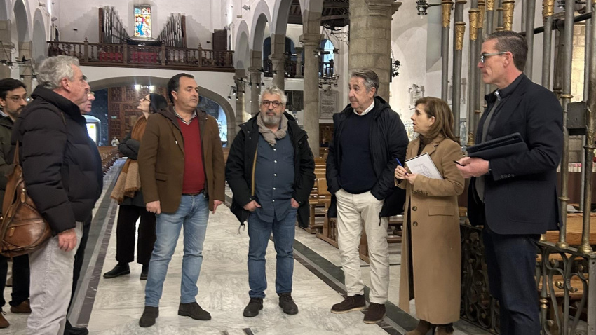 Reunión en el interior de la Basílica