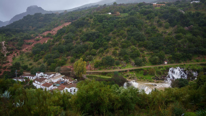 Imágenes de la zona desalojada de la Estación de Benaoján (Málaga)