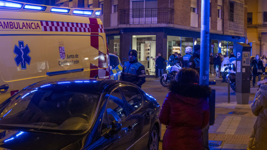 Fallece una niña al precipitarse por una ventana en la Calle Valencia