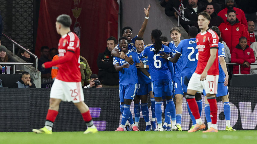 El Real Madrid celebra su primer gol en el Benfica - Real Madrid