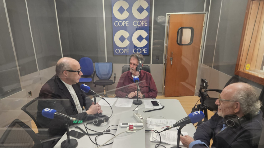 Monseñor Satué en el programa Cruz Guía de COPE Málaga