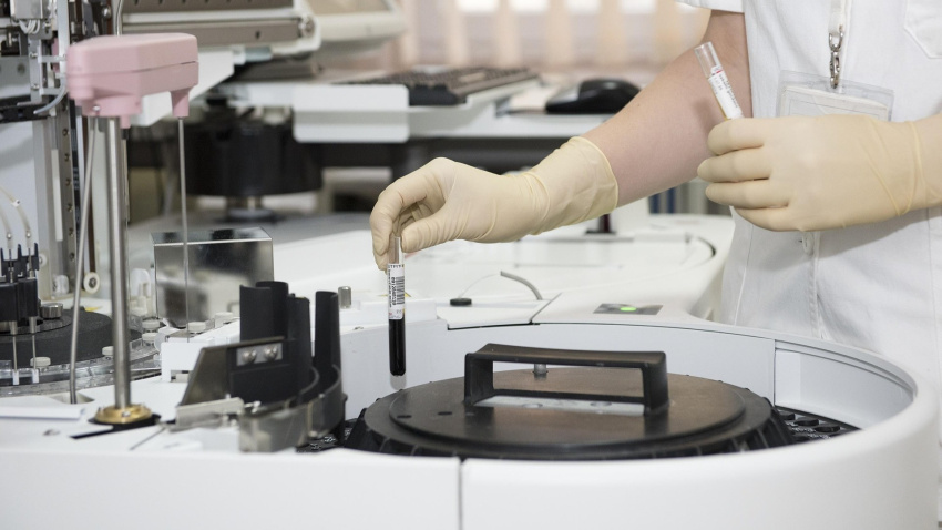 Laboratorio y tubos de ensayo