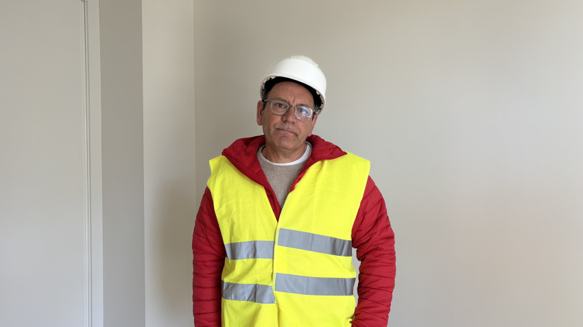 Julián, conserje del edificio