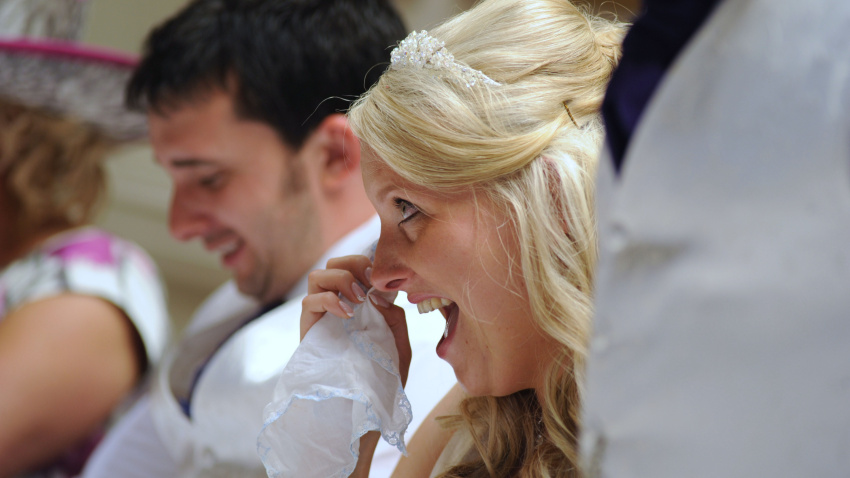 Una novia llorando el día de su boda