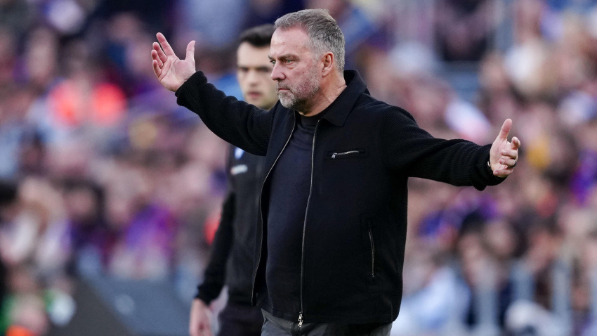 Hansi Flick durante el Barcelona - Levante