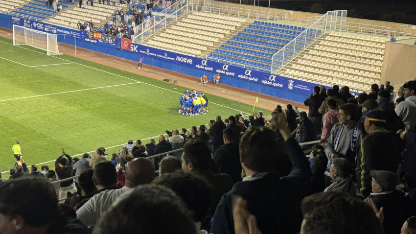 Imagen de la celebración del gol del CF Lorca Deportiva