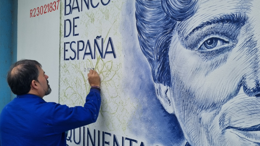 Detalle del mural dedicado a Rosalía en Valdoviño