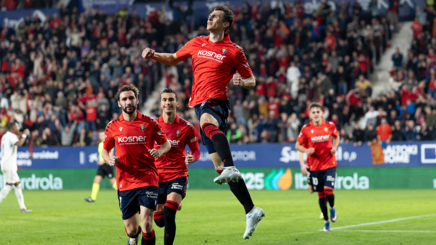 Ante Budimir celebra su gol para Osasuna en El Sadar