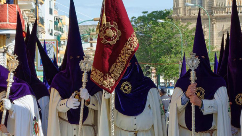 Nazarenos de la Hemandad de la Macarena