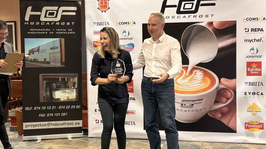 La ganadora con el concejal de fomento José Manuel de Prada