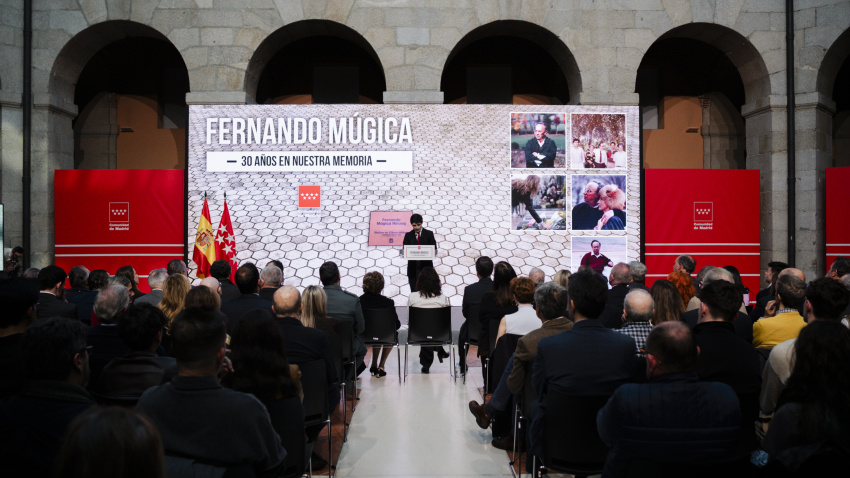 El nieto de Fernando Múgica interviene durante la presentación del cortometraje documental 'Recuerdo de un hombre libre'