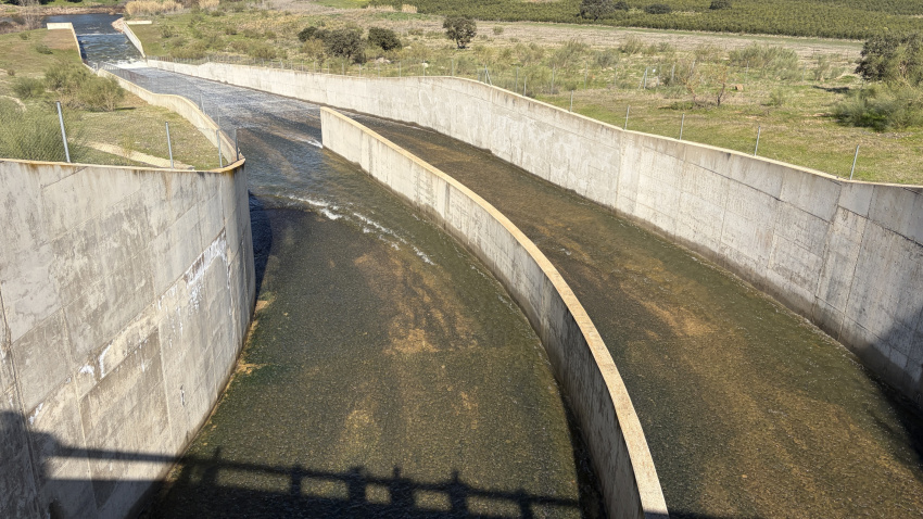 Aliviaderos en la Presa de Villaba