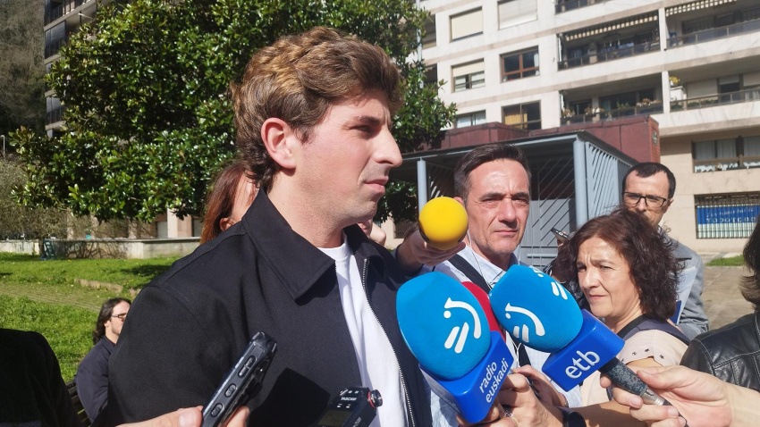 Jon Insausti, alcalde de San Sebastián, en Amara