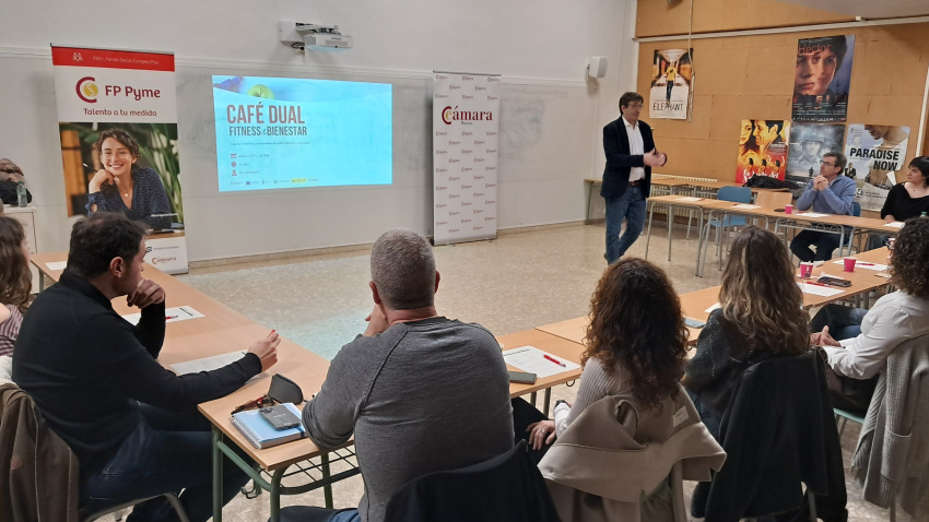 Encuentro matutino en el Café Dual