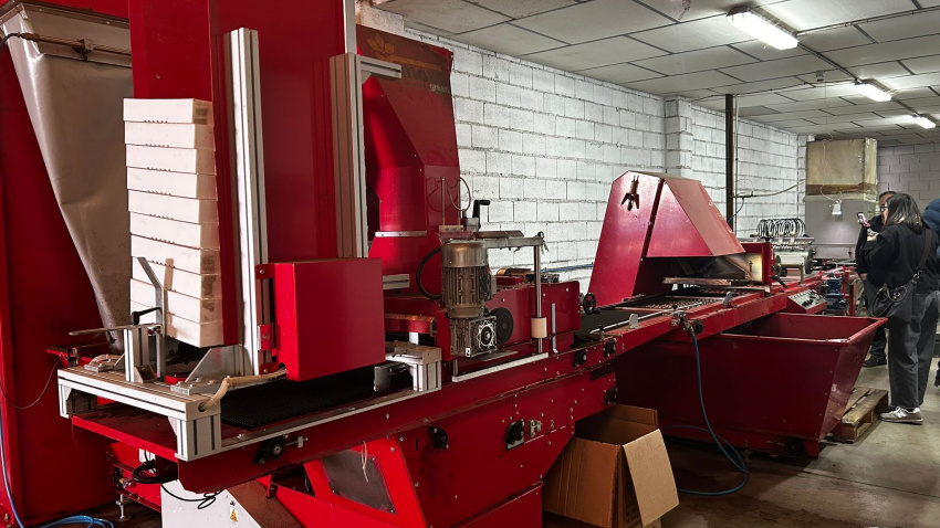 Maquinaria con la que Javier Barrantes, agricultor, trabaja en su día a día